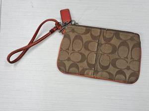 lot 189 image: Coach Handbag