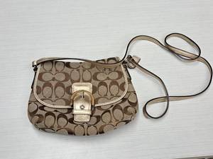 lot 179 image: Coach Handbag