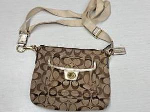 lot 177 image: Coach Handbag