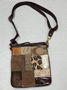 lot 173 image: Coach Handbag