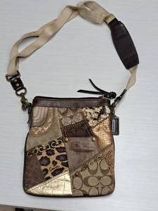 lot 178 image: Coach Handbag