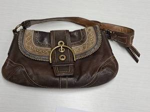lot 170 image: Coach Handbag