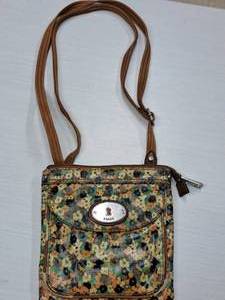 lot 260 image: Fossil Key-Per Handcrafted Handbag