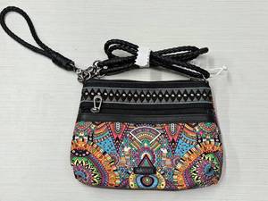 lot 202 image: The Sak Roots Wanderlust by Pavneet Semshi Exclusive Artist Print Purse