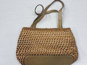 lot 271 image: Fossil Handcrafted Handbag