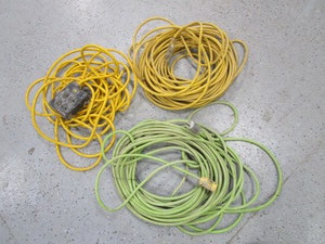 lot 32 image: Heavy Gauge Extension Chords