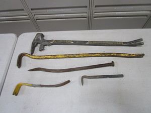 lot 37 image: Pry Bars