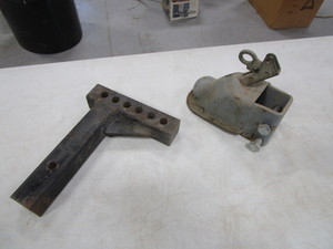 lot 73 image: Trailer Hitch Coupler & Receiver Hitch