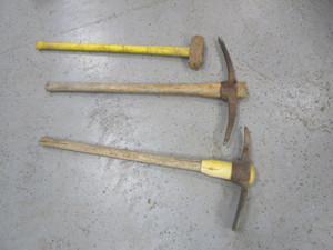 lot 121 image: Sledge Hammer & Pick Axes
