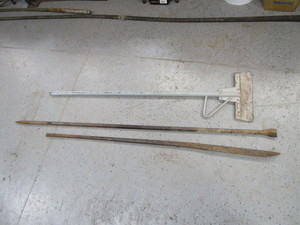 lot 123 image: Leverage Bars & Sod Blade
