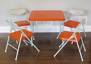 Vintage Childs card table with 4 folding chairs