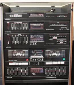 Vintage Magnavox Stereo and speakers