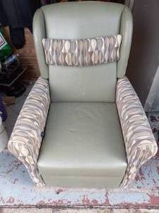 ROCKER RECLINER