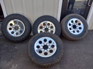 TRUCK TIRES AND RIMS 27570 R18
