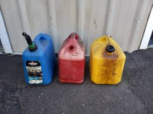3 GAS CANS