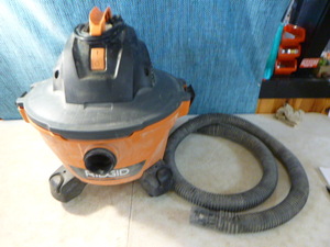 lot 12 image: Ridgid WetDry Vac