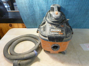 lot 13 image: Ridgid WetDry Vac