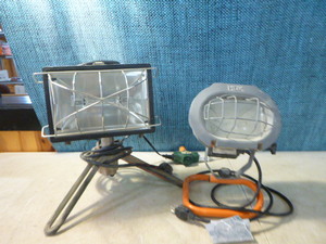 lot 25 image: 2 Work Lights