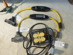 lot 29 image: 3 Multi-Power Outlets