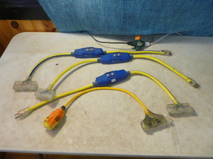lot 30 image: 4 Multi-Power Outlets