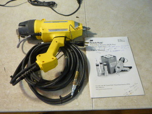 lot 36 image: 3M Scotch-Weld Polyurethane Reactive Easy Adhesive Applicator