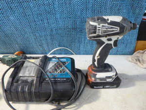 lot 65 image: Makita 18V Cordless Impact Driver Tool
