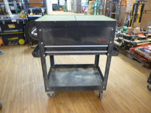 lot 119 image: Torin Rolling Tool Chest