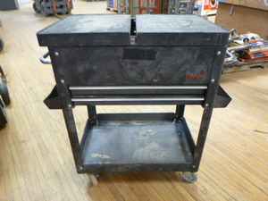 lot 122 image: Torin Rolling Tool Chest
