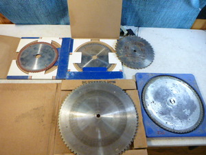 lot 137 image: 5 Saw Blades