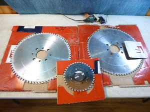 lot 138 image: 3 Saw Blades
