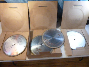 lot 140 image: 4 Saw Blades