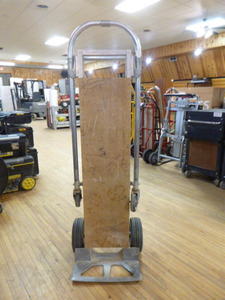 lot 146 image: Magliner Convertible Hand Truck