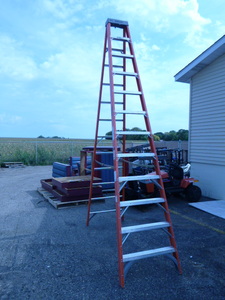 lot 196 image: Keller Heavy Duty 12 Foot Ladder