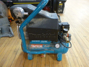 lot 204 image: Makita Pneumatics Air Compressor