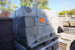 lot 2 image: Allan Block Harvest Classic Wall Block