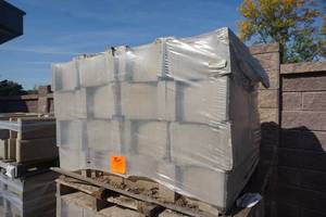 lot 5 image: Allan Block Riviera Classic Wall Block