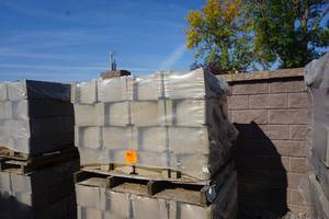 lot 6 image: Allan Block Riviera Classic Wall Block