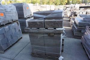 lot 9 image: Allen Block Fence Panel Units In Autumn Color