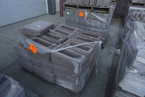 lot 17 image: Coffee Colored Corners With 1 Cap