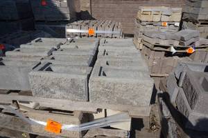 lot 19 image: Allen Block Corner Units In Assorted Colors