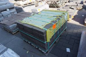 lot 34 image: Charcoal Brown Buff Colored Patio Pavers