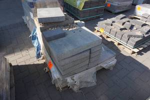 lot 42 image: 3 Piece Newport Gray Patio Pavers