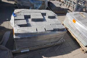 lot 44 image: 3 Piece Newport Gray Patio Pavers