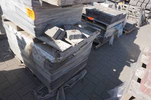 lot 50 image: Antique Finished Patio Pavers