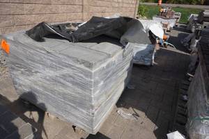 lot 68 image: 3 Piece Shale Gray Patio Pavers