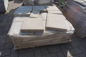 lot 85 image: Blu 45mm 3 Piece Beige Cream Patio Pavers
