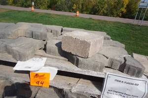 lot 94 image: Sierra Gray Flagstone Patio Pavers