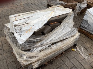 lot 16 image: 1 12 Pallets Gray Patio Pavers