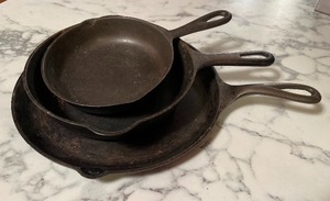 lot 10 image: (3) Antique GRISWOLD SkilletGriddle Fry Pans Cast Iron #108 #5 #3 ERIE PA USA Original Milling Marks