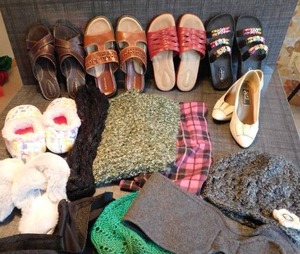 lot 197 image: Collection of Fun Womans Shoes Sandals Slippers Leather Beaded Open-Toe, Size 5 thru Size 6 Dockers, Grandco, SOFT...